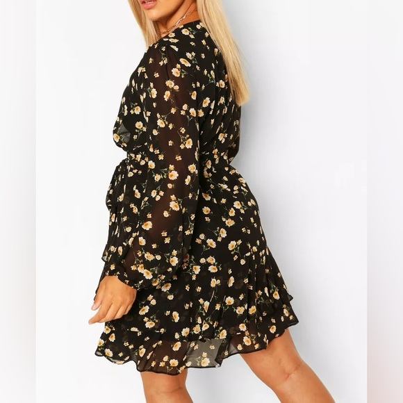 Plus Ruffle Hem Floral Mini Dress - Picture 4 of 9